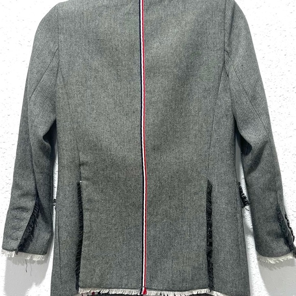 Tweed Gray Blazer with Notched Lapels and Structured Shoulders Small - Picture 10 of 13